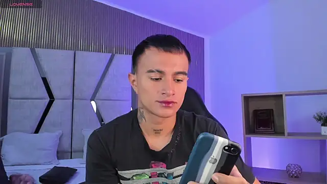 LiamDeep online show from February 23, 8:43 pm