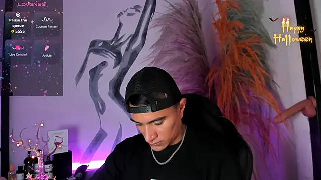 Snapshot of LiamDeep chatting on October 23, 9:40 pm LiamDeep online show from October 23, 9:40 pm