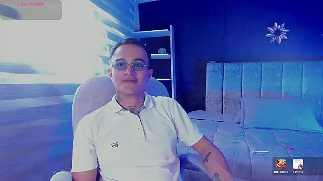 LiamDeep online show from April 25, 8:17 pm