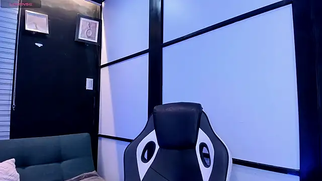 Snapshot of LiamDeep chatting on October 7, 5:17 pm LiamDeep online show from October 7, 5:17 pm