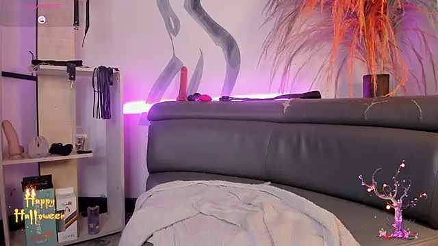 Snapshot of LiamDeep chatting on October 31, 10:57 pm LiamDeep online show from October 31, 10:57 pm