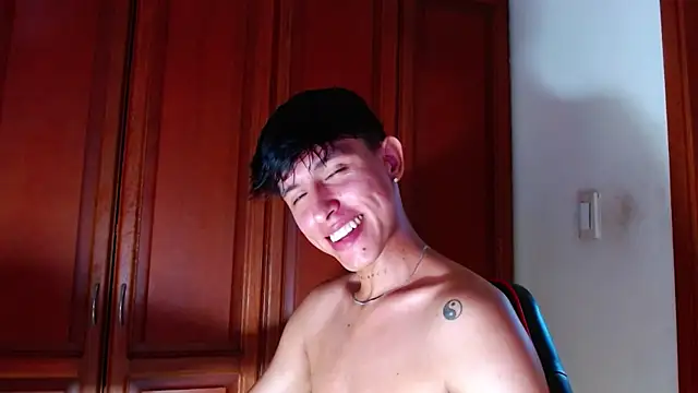 Snapshot of rowanbigboy23 chatting on September 22, 1:54 pm rowanbigboy23 online show from September 22, 1:54 pm