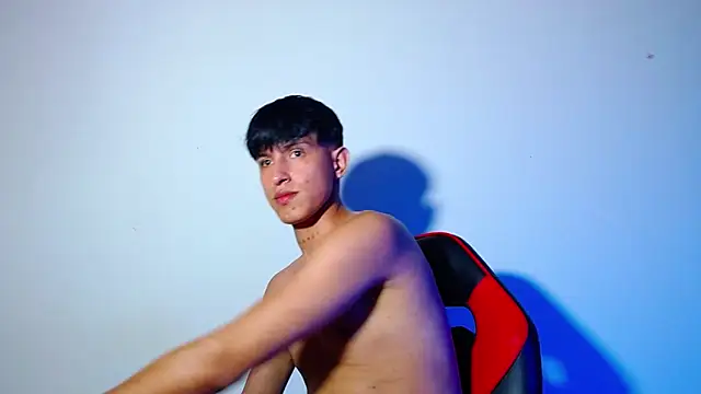 rowanbigboy23 online show from November 13, 3:11 am