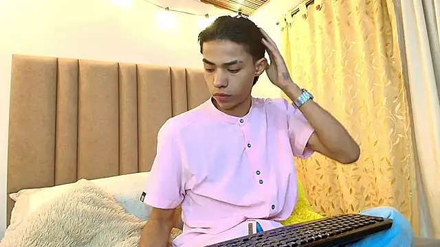 Snapshot of camilo_nom chatting on September 28, 4:43 am camilo nom online show from September 28, 4:43 am