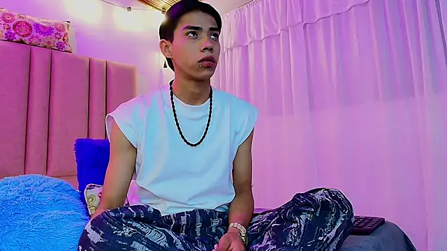 camilo nom online show from October 21, 5:43 am