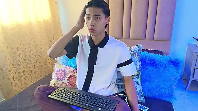 Snapshot of camilo_nom chatting on October 12, 12:54 pm camilo nom online show from October 12, 12:54 pm