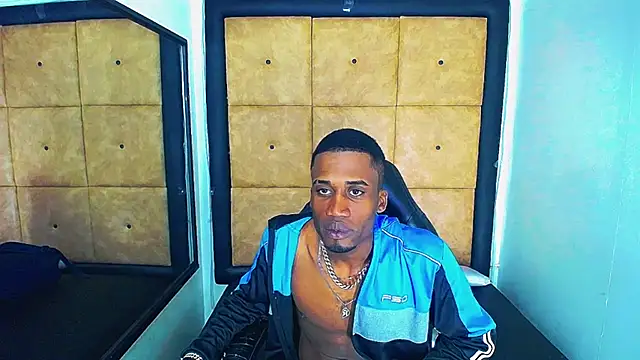 Felinneblackcock0x online show from September 15, 4:14 am