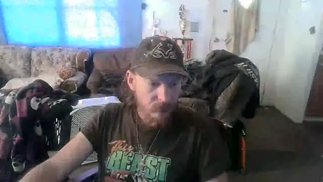 Snapshot of Poundtown1226 chatting on September 11, 2:27 pm Poundtown1226 online show from September 11, 2:27 pm