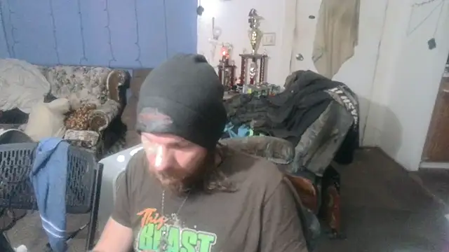 Snapshot of Poundtown1226 chatting on September 14, 2:13 am Poundtown1226 online show from September 14, 2:13 am