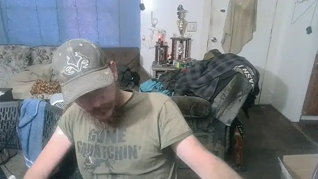 Snapshot of Poundtown1226 chatting on September 21, 11:27 pm Poundtown1226 online show from September 21, 11:27 pm