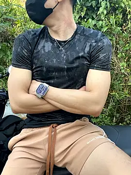 anhkiet huang online show from April 6, 8:15 am