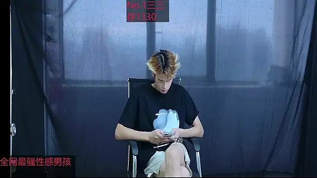 Young-hot-boys online show from September 9, 9:42 am