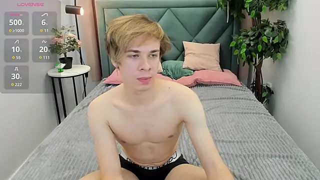 Snapshot of Santo_ni chatting on October 9, 8:58 pm Santo ni online show from October 9, 8:58 pm