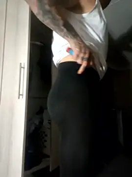 macmaddy8989 online show from November 24, 9:49 pm