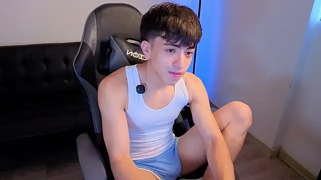 onlinenico online show from March 23, 10:27 pm