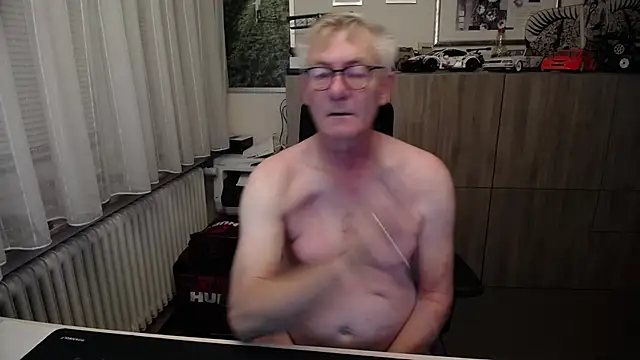 Snapshot of randyandy67 chatting on September 13, 4:46 am randyandy67 online show from September 13, 4:46 am