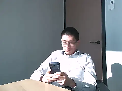 miniyellower online show from November 19, 2:55 am