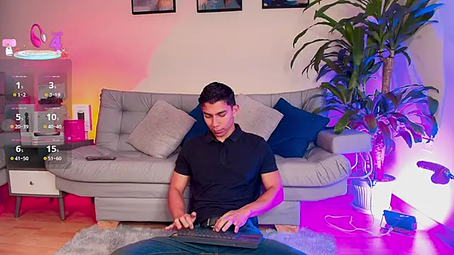 samucamx  online show from May 12, 2:31 am