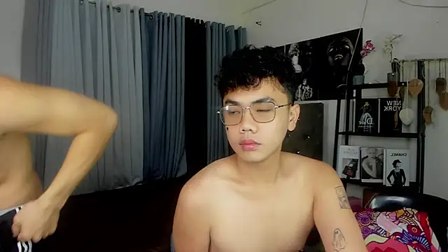 Snapshot of mightyhotcock chatting on October 7, 5:50 pm mightyhotcock online show from October 7, 5:50 pm