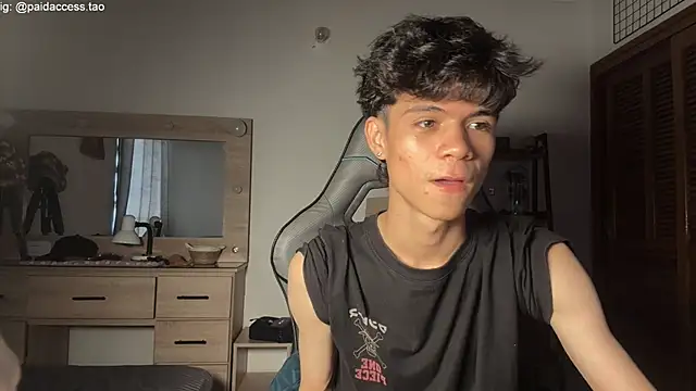 OopsAgain  online show from June 8, 8:21 pm