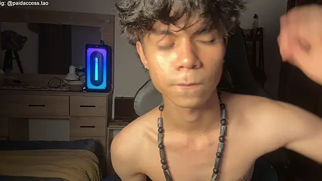 OopsAgain  online show from July 18, 1:23 am