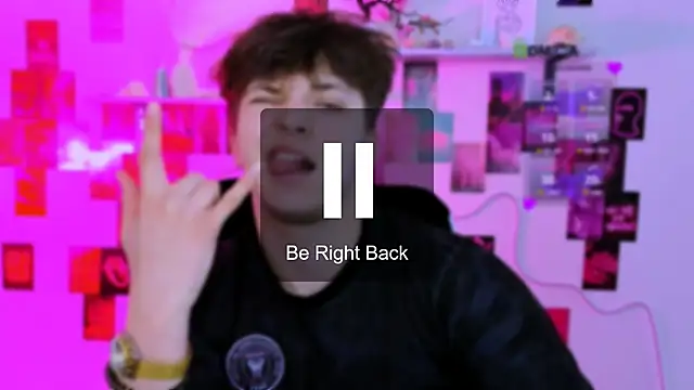 travis wolf  online show from March 31, 10:06 am