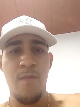 Snapshot of massimo_vidal_ chatting on October 10, 6:07 am massimo vidal online show from October 10, 6:07 am