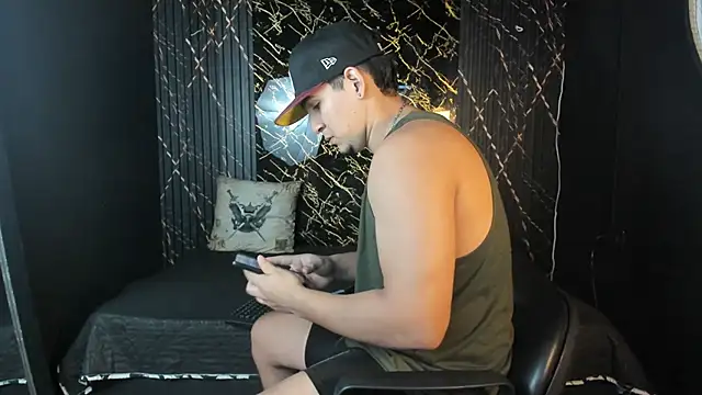 massimo vidal  online show from February 18, 2:26 pm