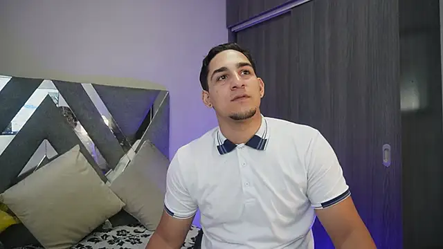 Snapshot of massimo_vidal_ chatting on September 27, 3:15 am massimo vidal online show from September 27, 3:15 am