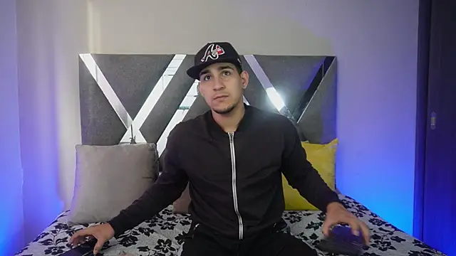 Snapshot of massimo_vidal_ chatting on September 29, 12:13 pm massimo vidal online show from September 29, 12:13 pm