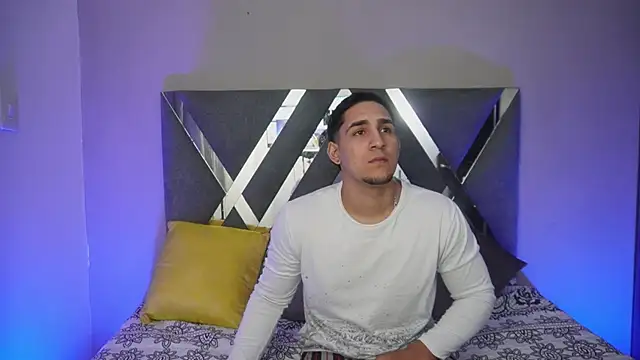 Snapshot of massimo_vidal_ chatting on October 3, 3:55 am massimo vidal online show from October 3, 3:55 am
