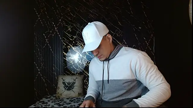 massimo vidal  online show from February 3, 11:04 am