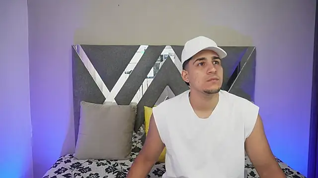 Snapshot of massimo_vidal_ chatting on October 1, 12:20 pm massimo vidal online show from October 1, 12:20 pm