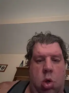 Snapshot of Stephanie1984 chatting on October 17, 5:28 pm Stephanie1984 online show from October 17, 5:28 pm