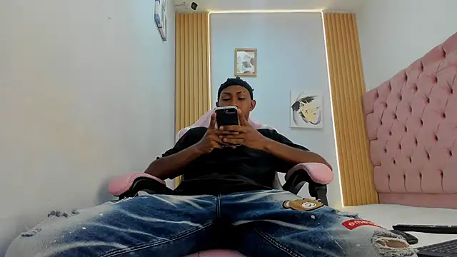 Snapshot of Jax_Maliq chatting on October 11, 2:37 am Jax Maliq online show from October 11, 2:37 am