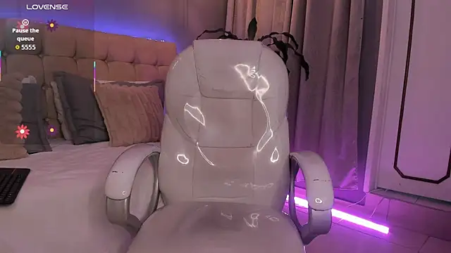 Obsessions of lua online show from October 18, 4:17 am