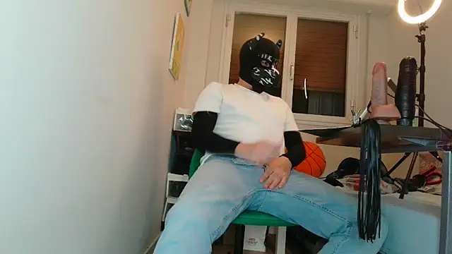 Maskpor2022 online show from March 12, 9:55 pm