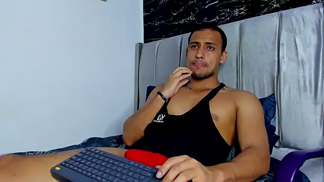 Thomas Wayne online show from March 8, 6:39 am