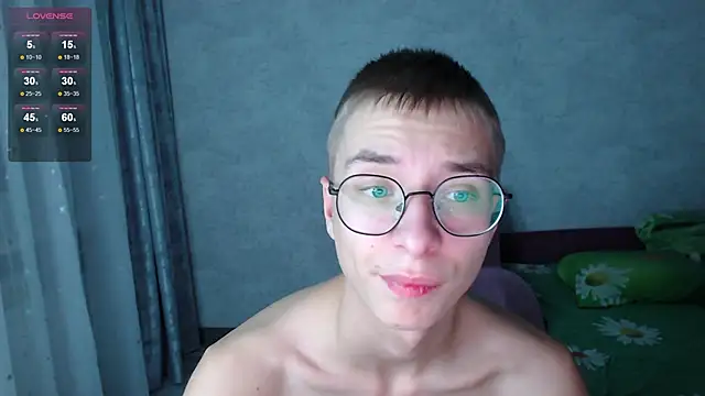 glasses cat online show from November 24, 6:53 pm