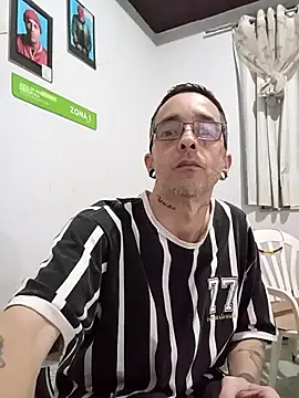 Snapshot of dinho_carioca chatting on September 12, 8:42 pm dinho carioca online show from September 12, 8:42 pm