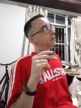Snapshot of dinho_carioca chatting on September 19, 12:56 am dinho carioca online show from September 19, 12:56 am