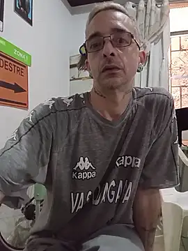 dinho carioca online show from March 21, 1:04 pm