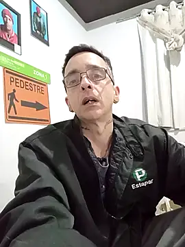 Snapshot of dinho_carioca chatting on October 21, 10:34 pm dinho carioca online show from October 21, 10:34 pm