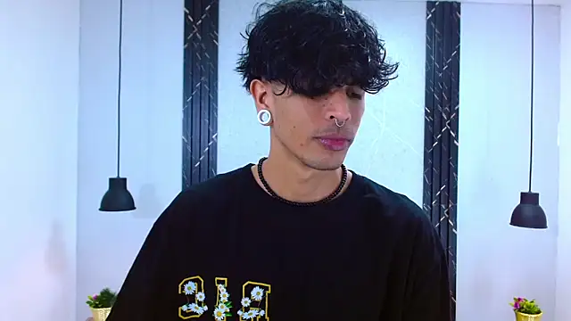 Snapshot of Franvill_Trato chatting on September 27, 7:34 pm Franvill Trato online show from September 27, 7:34 pm