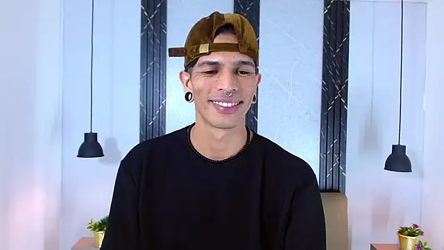 Franvill Trato online show from October 15, 6:59 pm