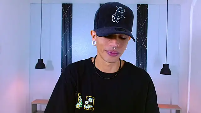 Snapshot of Franvill_Trato chatting on October 3, 7:30 pm Franvill Trato online show from October 3, 7:30 pm