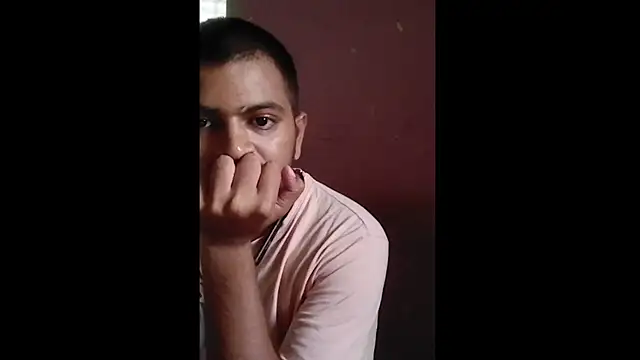 Snapshot of riyamore9623 chatting on September 18, 10:28 am riyamore9623 online show from September 18, 10:28 am