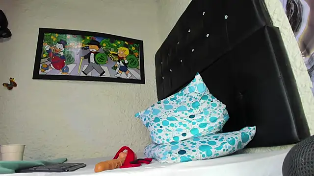 luiferrodri online show from June 8, 1:28 am