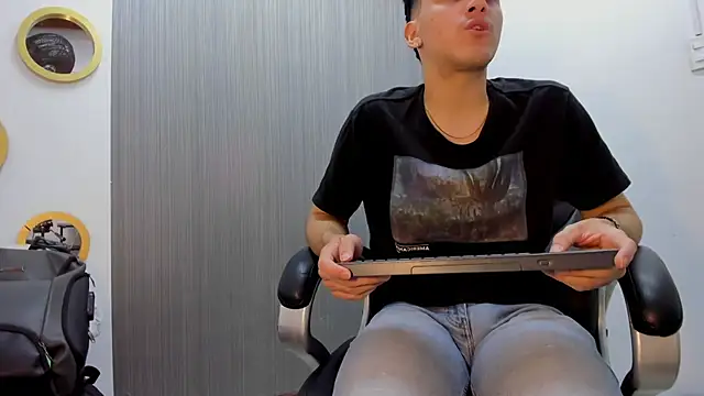Alex Booy online show from September 10, 2:05 pm