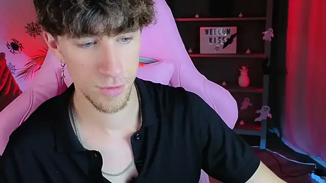 Snapshot of mark_caron chatting on October 26, 8:22 pm mark caron online show from October 26, 8:22 pm